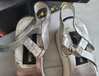 SANDALIAS CON PLATAFORMAS STRADIVARIUS.