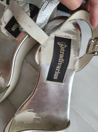 SANDALIAS CON PLATAFORMAS STRADIVARIUS.