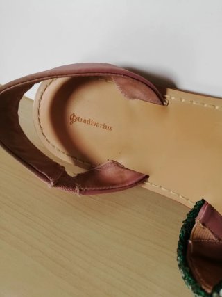 Sandalias Stradivarius verdes y plateadas