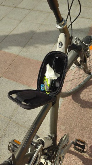 Bicicleta de montaña, campo y carril bici