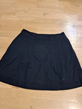 Falda negra corta verano