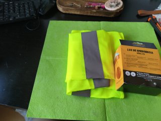 Kit Seguridad Coche Señal V16 Luz Emergencia