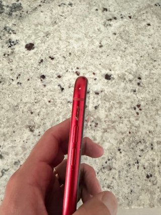 iPhone XR Rosso 64GB. Stato batteria: 75%