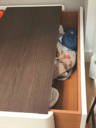 Canapé abatible blanco con cajón zapatero
