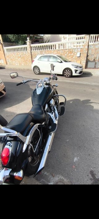 Kawasaki VN900 Vulcan Negra