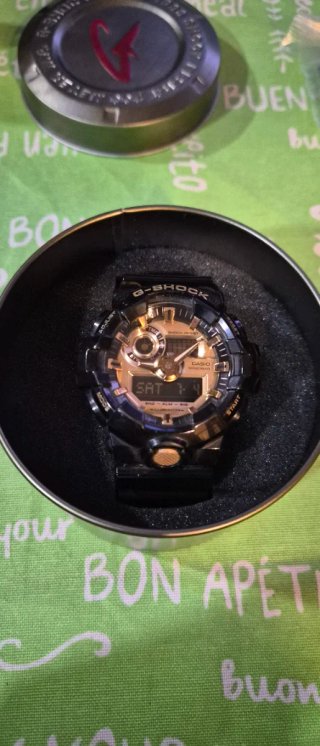 Casio G-Shock GA-710GB-1AER Negro/Dorado
