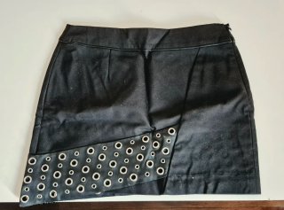 Falda Mango Negra Tachuelas Talla S