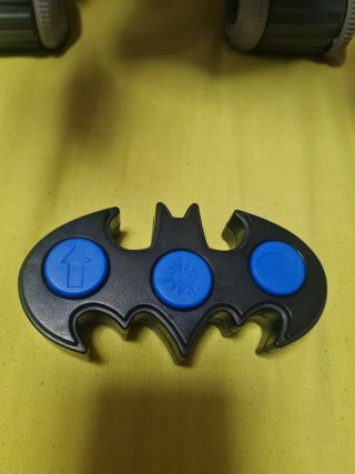 Juguete Batman Robot con Figura y Mando