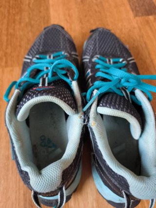 Zapatillas deportivas Adidas negras y azules