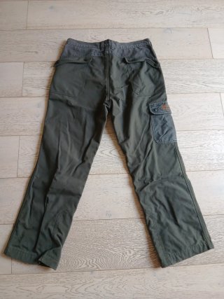 Pantalón de caza largo de color verde