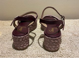 Sandalias cuña esparto moradas y beige