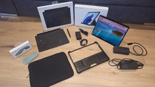 Microsoft Surface Pro 8 i7/16GB/1TB + extras
