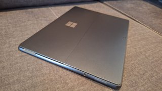 Microsoft Surface Pro 8 i7/16GB/1TB + extras
