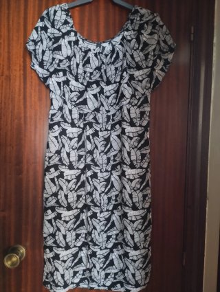 Vestido de verano estampado hojas
