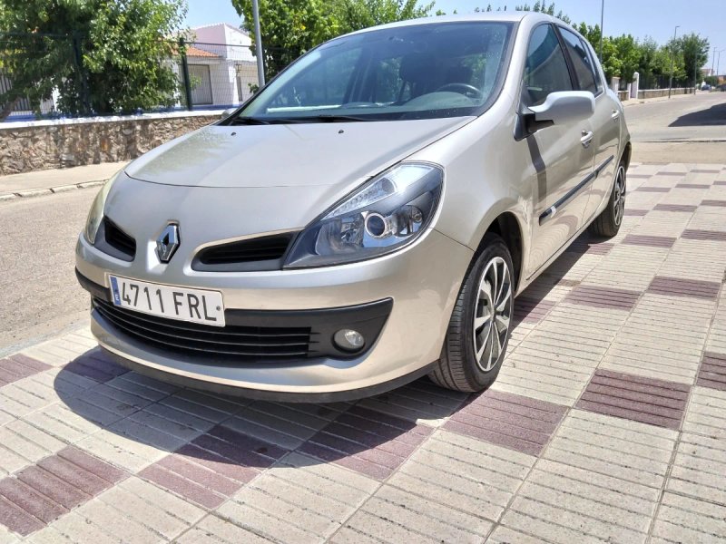 Renault Clio 2007 - foto 1
