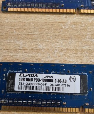 2x ELPIDA 1GB PC3-10600U-9-10-A0 RAM