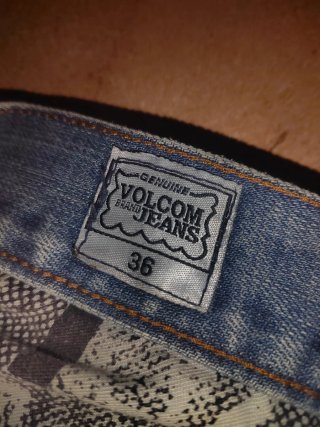 Pantalón corto vaquero Volcom.
