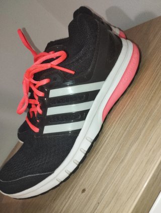 Zapatillas Adidas Running Negras y Rosas