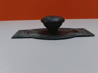 Tirador de puerta antiguo bronce