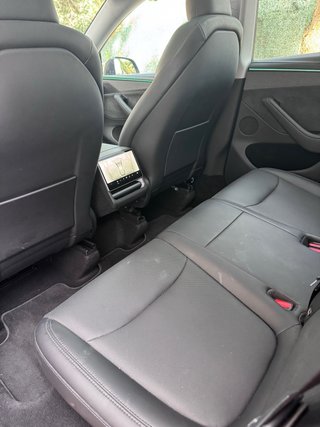 Tesla Model Y 2025