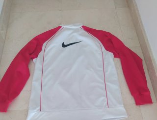 Sudadera Nike Roja y Blanca, leer anuncio