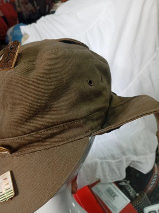 Gorro de invierno marrón y verde