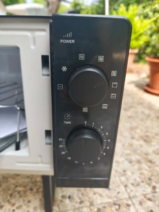 Microondas Taurus MW750MGB