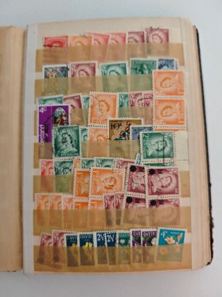 Álbum Clasificador Antiguo Sellos del Mundo