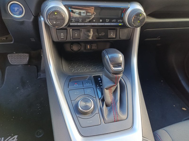Toyota RAV4 2022, foto 14