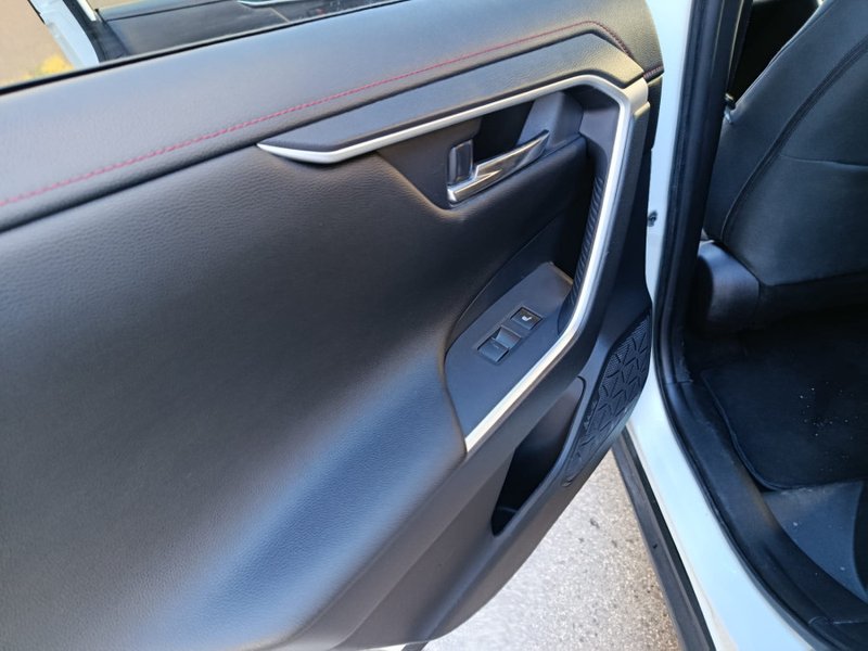Toyota RAV4 2022, foto 18