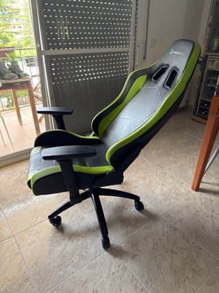 Silla Gaming Newskill Negra y Verde