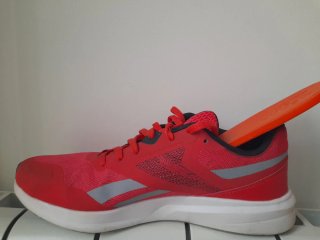 Zapatillas Reebok Runner 4.0 en el color "Radiant