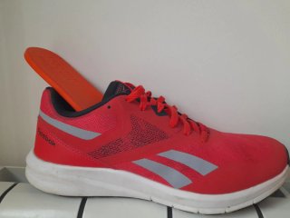 Zapatillas Reebok Runner 4.0 en el color "Radiant