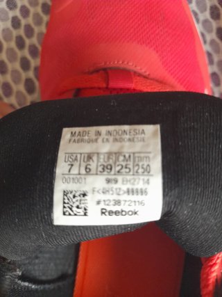 Zapatillas Reebok Runner 4.0 en el color "Radiant