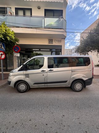 Furgoneta ford transit custom 9 plazas