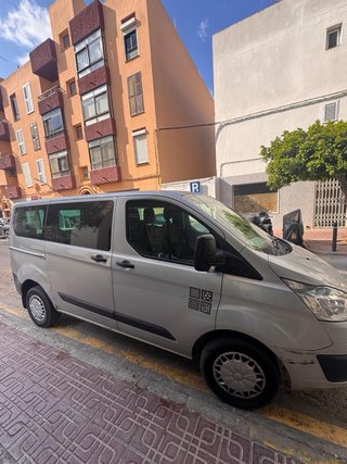 Furgoneta ford transit custom 9 plazas