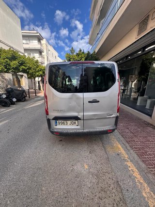 Furgoneta ford transit custom 9 plazas