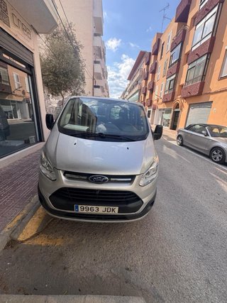 Furgoneta ford transit custom 9 plazas