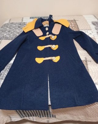 Chaquetón trenca azul y amarillo