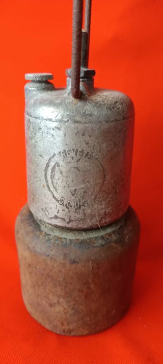 Lámpara de minero carburo antigua