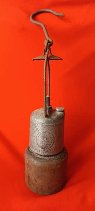 Lámpara de minero carburo antigua