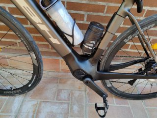 BH iRS1 Carbón 1.6 2026 talla M, Gris junio 2026
