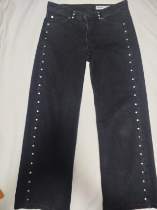 Pantalón Bershka Talla 38 Estrellas y Tachuelas