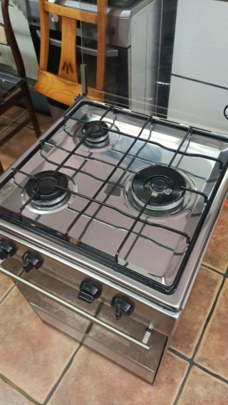 Cocina de gas butano seminueva