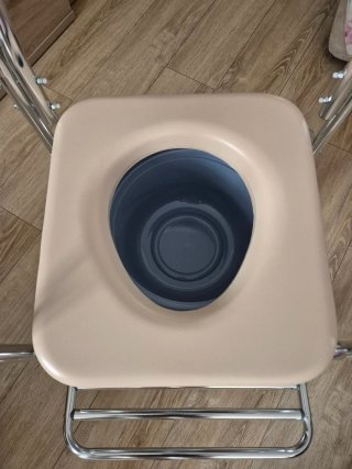 Silla geriátrica para el baño