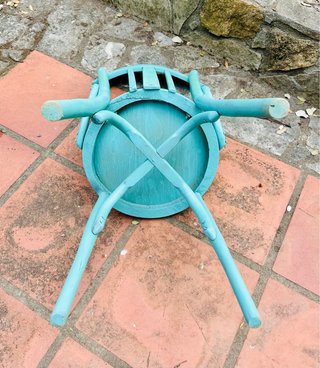 Sedia in stile Thonet in legno turchese curvato
