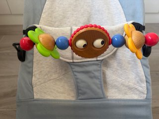 Hamaca BabyBjörn con juguete