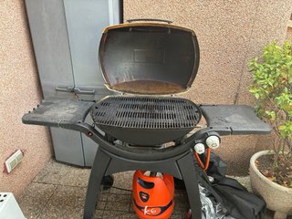 Barbacoa Weber Beige y Naranja