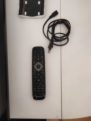 TV Philips 46 y soporte pared