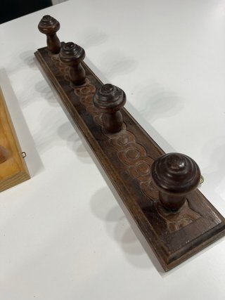 Percheros de madera (3 unidades)